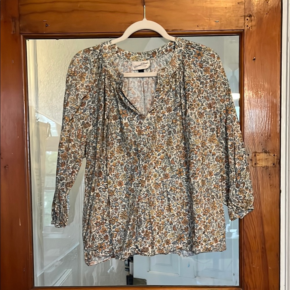 Universal Thread Tan and Brown Ruched 3/4 Sleeve Blouse